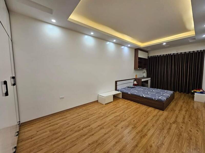 A house in an alley in Thanh Xuan district (Hanoi) is being sold for nearly 10 billion VND. Photo: Thu Giang