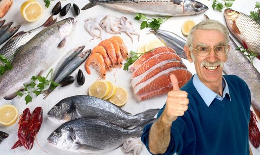 Người cao tuổi có thể ăn cá béo để kéo dài tuổi thọ. Đồ họa: Hạ Mây