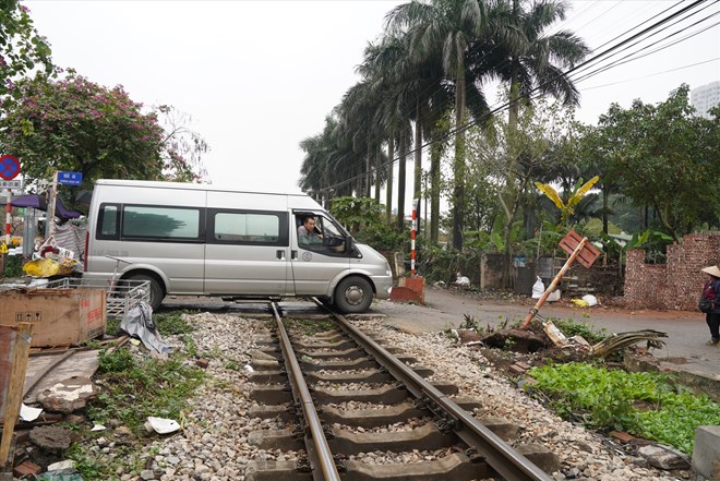 Many cross-roads do not ensure traffic safety. Illustration photo: Huu Chanh