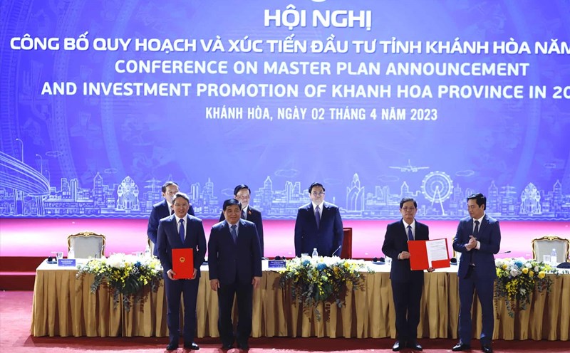 Khanh Hoa received the Prime Minister's approval decision on the planning in early 2024 - the provincial leaders committed to rolling out the red carpet to attract investment. Photo: Huu Long