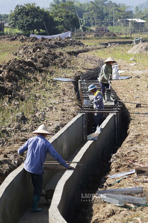 Ông Lê Duy Hưng – Chủ tịch UBND xã Noong Hẹt – cho biết, nhân dân địa phương đã tích cực đóng góp công sức, ngày công để hoàn thiện các công trình do Nhà nước đầu tư, góp phần quan trọng vào thành công của chương trình xây dựng NTM.