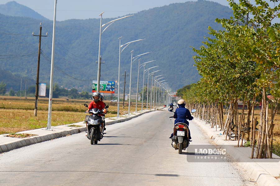 “Nhờ đó, thu nhập bình quân đầu người của xã đã tăng đáng kể, đạt 47,09 triệu đồng/năm vào năm 2022, gấp 2,1 lần so với thời điểm năm 2016. Tỉ lệ hộ nghèo đa chiều cũng giảm mạnh, chỉ còn 3,93% vào năm 2023” – Chủ tịch UBND xã Noong Hẹt thông tin.