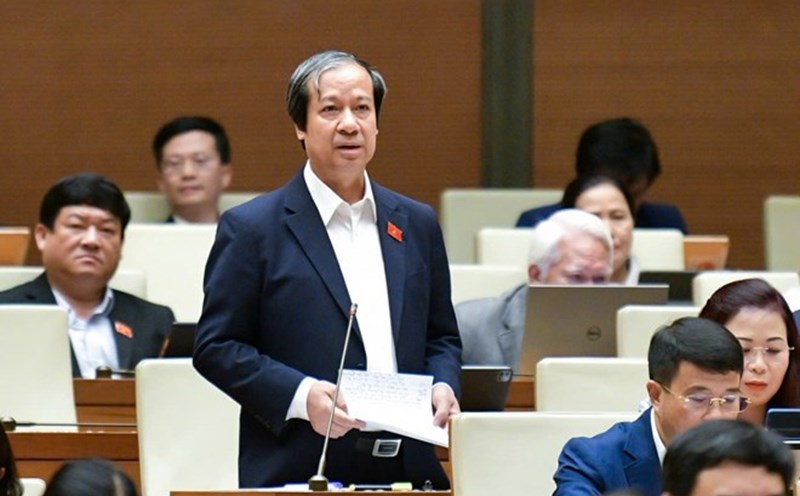 Minister of Education and Training Nguyen Kim Son talks about printing and distributing textbooks. Photo: Pham Thang