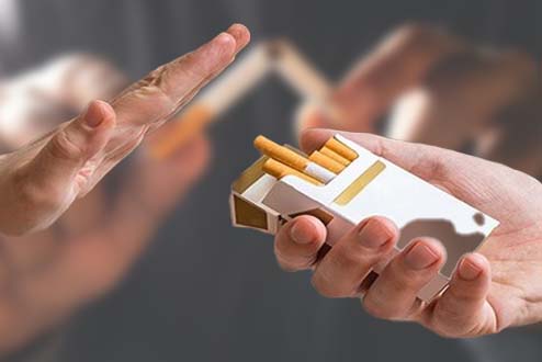 Smoking is bad for your health and heart. Graphics: Ngoc Thuy