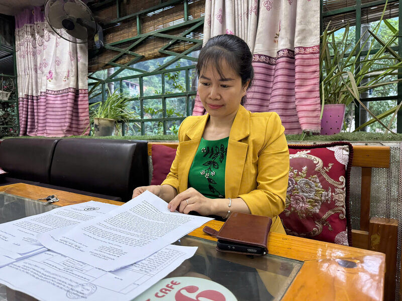 Giáo viên Phạm Trung Thông bức xúc vì bị "bỏ quên" chế độ. Ảnh: Khánh Linh