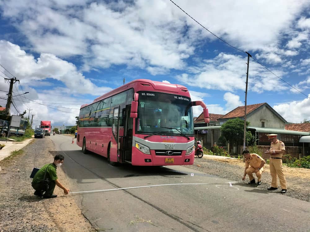 Scene of the traffic accident that killed a fourth-grade student in Gia Lai. Photo: Provided by Kbang Police