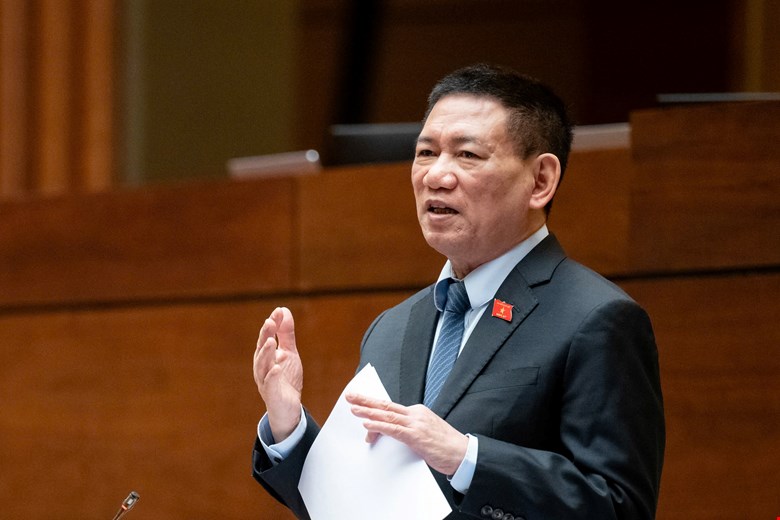 Deputy Prime Minister Ho Duc Phoc said that next week, an AI tool will be launched to control revenue and sales issues on e-commerce platforms. Photo: Quochoi.vn