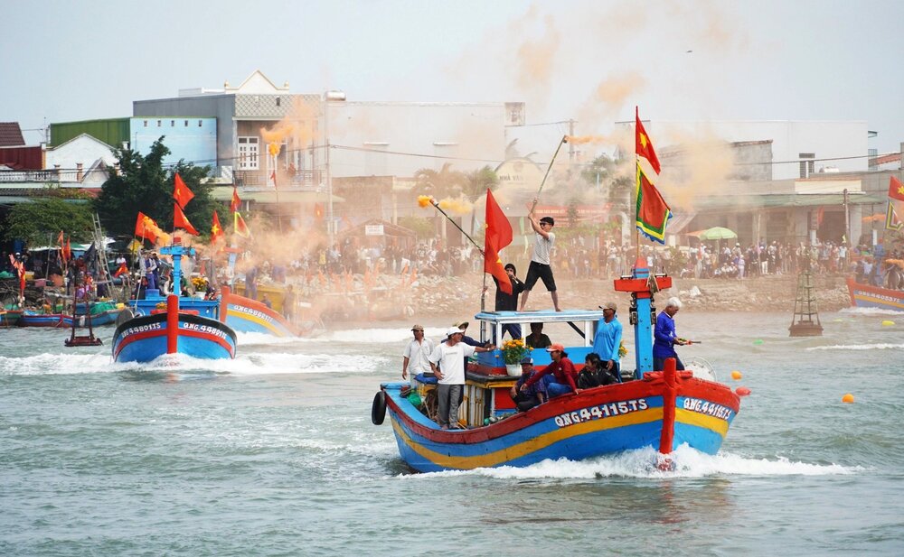 Quang Ngai is one of the localities with the largest offshore fishing fleet in the country. The whole province currently has more than 4,270 fishing vessels with about 38,000 fishermen. Photo: Ngoc Vien