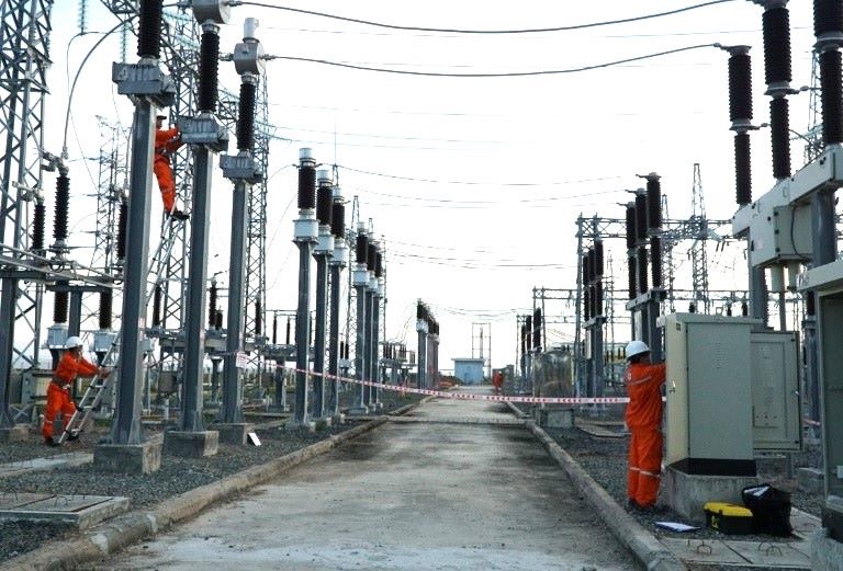 Hai ngan lo ra 110kV Tram bien ap 220kV Vinh Hao, tinh Binh Thuan da dong dien thanh cong. Anh: EVNSPC cung cap  