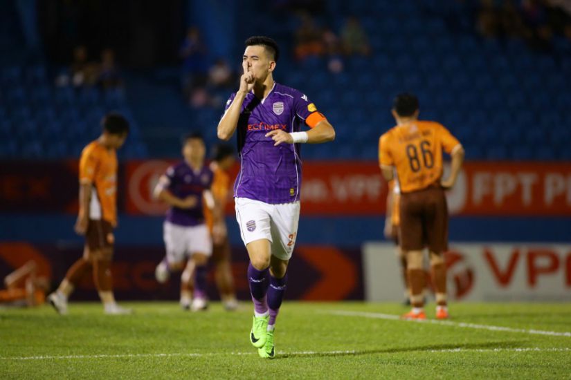 Striker Tien Linh is in good form at V.League 2024-2025. Photo: Thanh Vu