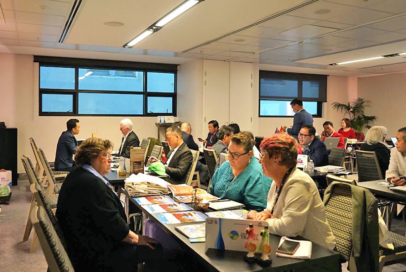 Representatives of local tourism management agencies, investors and tourism businesses in Vietnam work with delegates, partners and businesses in Melbourne. Photo: Vietnam National Administration of Tourism