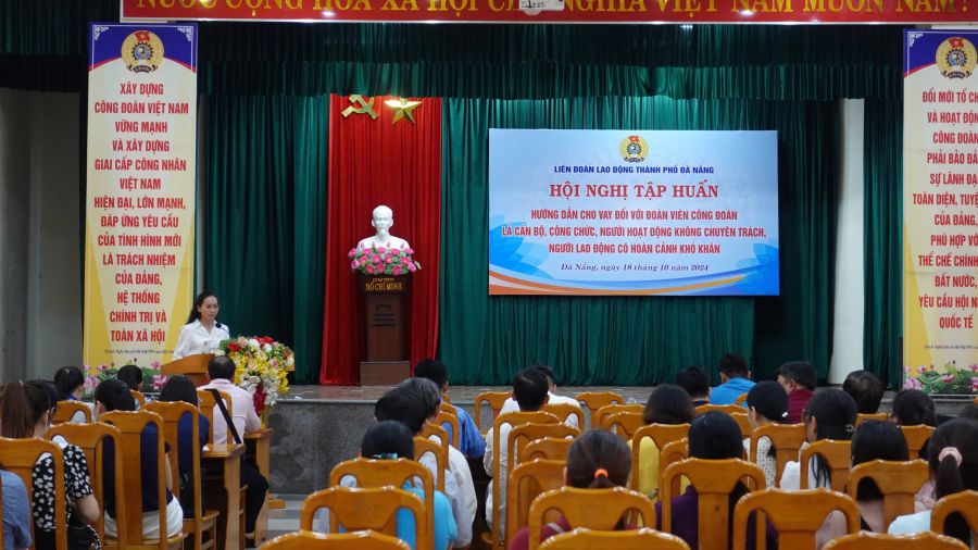 Loan training session organized by Da Nang City Labor Federation. Photo: Nguyen Linh