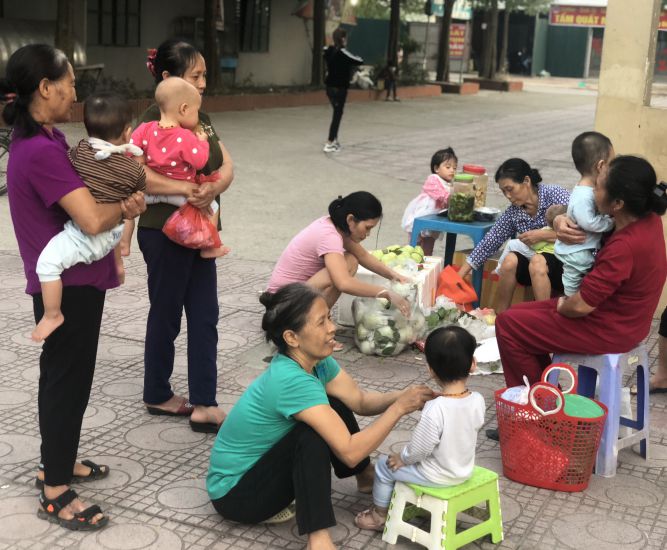 Public schools in industrial parks, clusters and export processing zones cannot meet the needs of workers' children. Photo: Minh Phuong