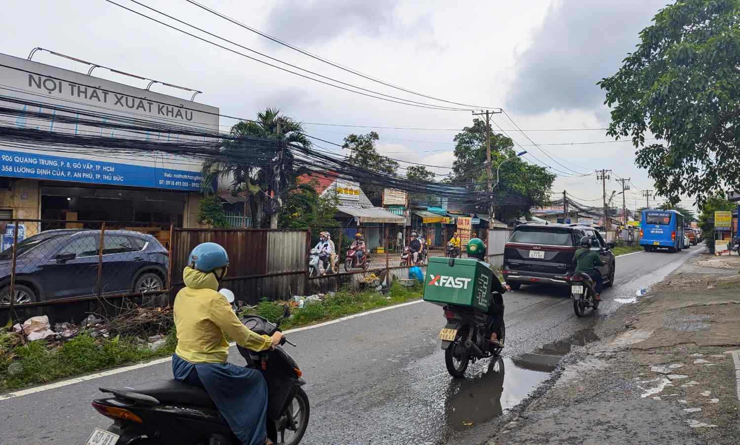 Doan duong Luong Dinh Cua vuong mac ve giai phong mat bang nen chua duoc thi cong. Anh: Anh Tu