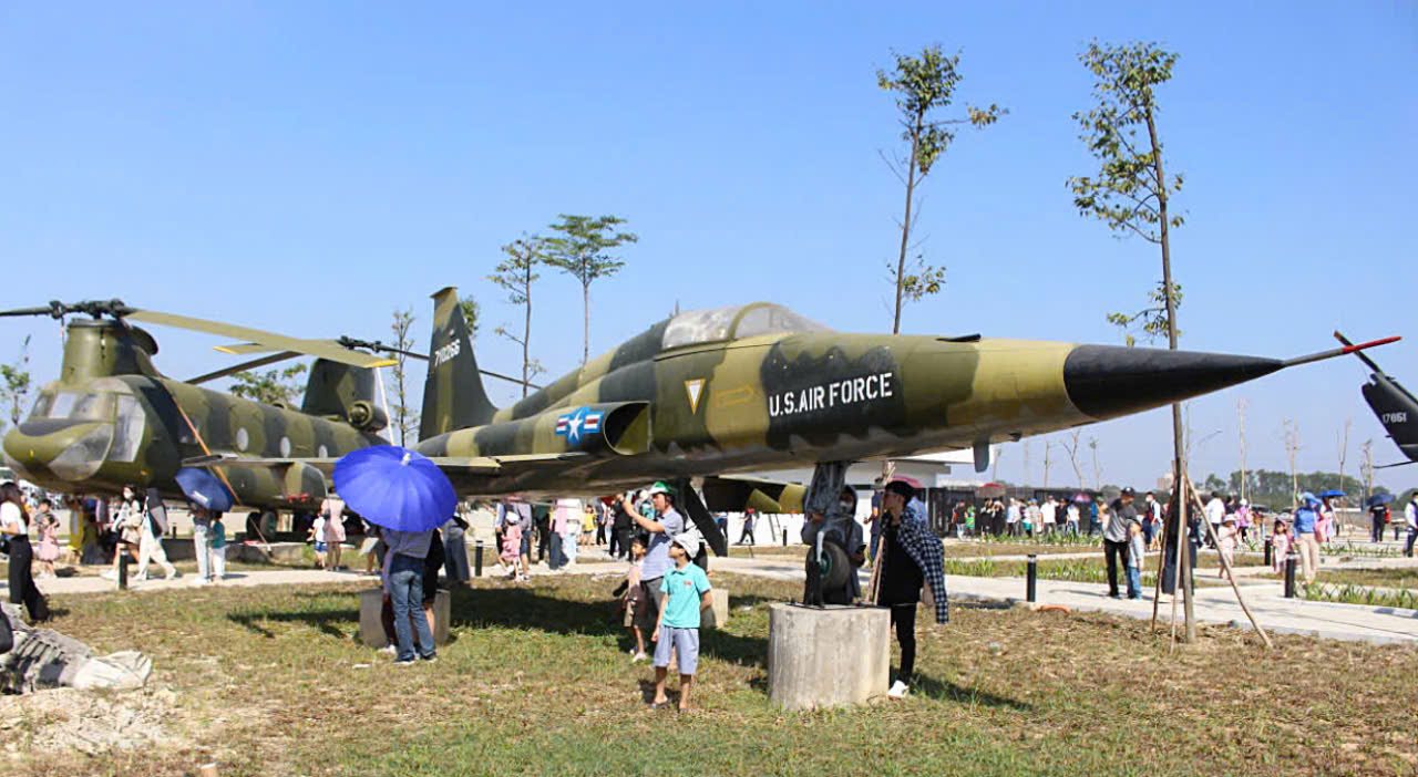 Khong gian trung bay ngoai troi cua bao tang. Anh: Thach Luu