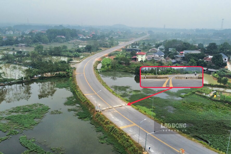 The road section of the 300 billion VND project in Ha Thach commune, Phu Tho town needs to be opened soon and put into use to reduce pressure on provincial roads 320 and 325B after the Phong Chau bridge collapse. Photo: To Cong.