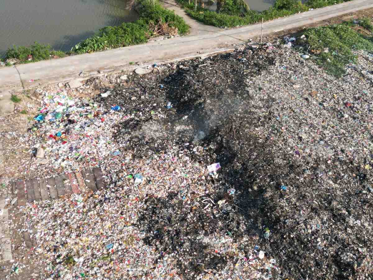The situation of burning garbage at the landfill in Cap Tien commune, Tien Lang, Hai Phong has made many people angry. Photo: Hoang Khoi