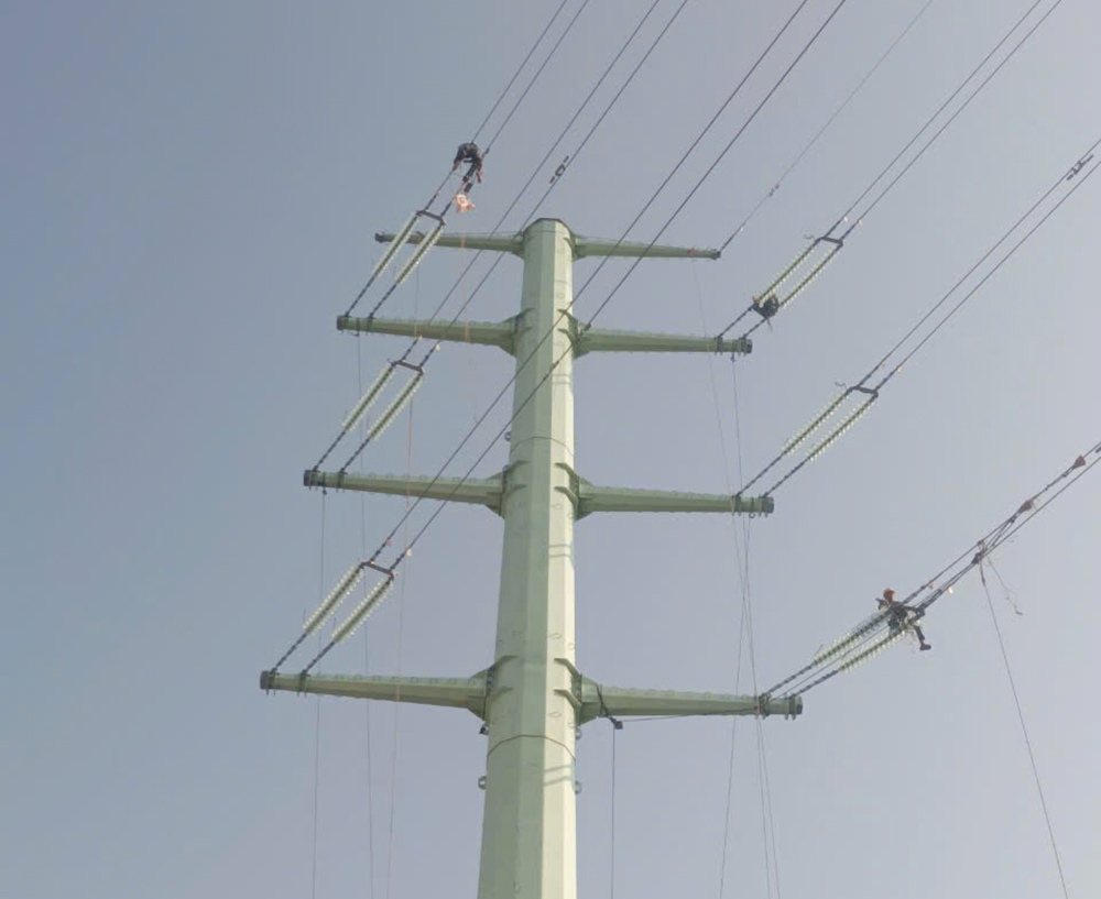 The People's Committee of Hai Duong province has just approved the investment policy to implement the 220kV transformer station and 220kV transmission line project with an investment of more than 783 billion VND. Photo: EVNNPT