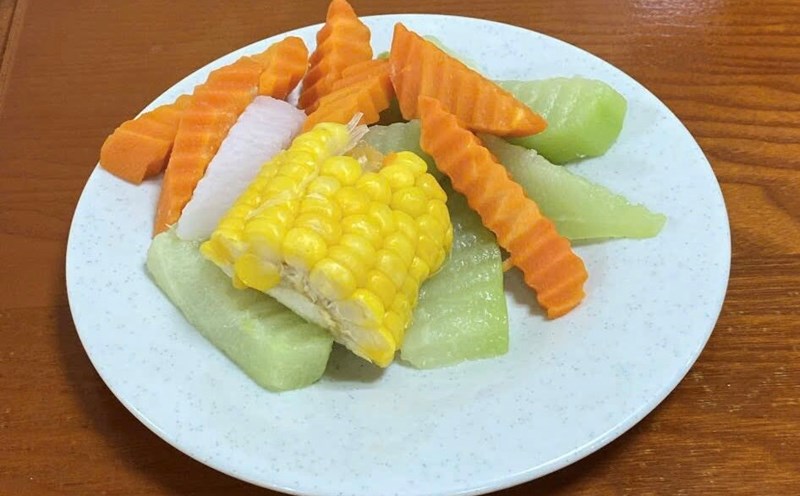Eating dinner at the right time and food will reduce visceral fat. Photo: Nguyen Than