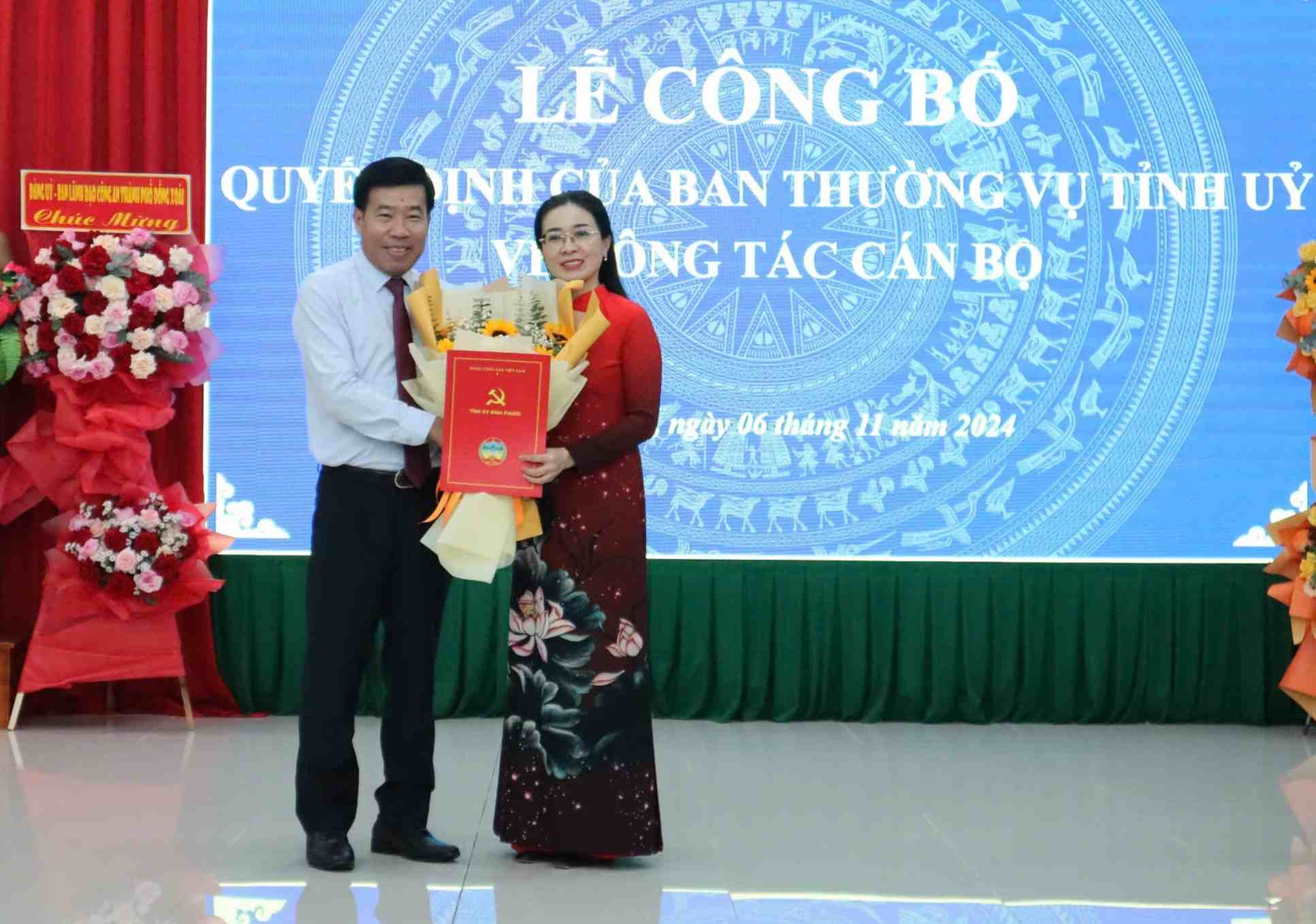 Bà Phạm Thị Bích Thủy được điều động, bổ nhiệm làm Bí thư Thành ủy Đồng Xoài. Ảnh: Đình Trọng