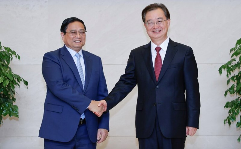 Prime Minister Pham Minh Chinh and Secretary of the Yunnan Provincial Party Committee Wang Ning. Photo: VGP