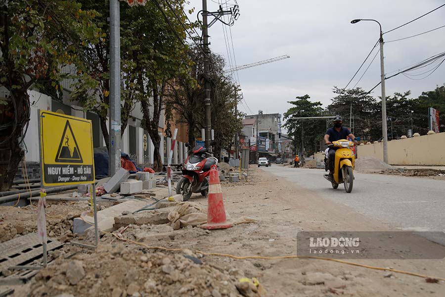 Dự án Sửa chữa, chỉnh trang đường Trường Chinh, phục vụ các hoạt động chào mừng kỷ niệm 70 năm Chiến thắng Điện Biên Biên Phủ là một trong những dự án lớn của tỉnh phải hoàn thành trong năm nay.