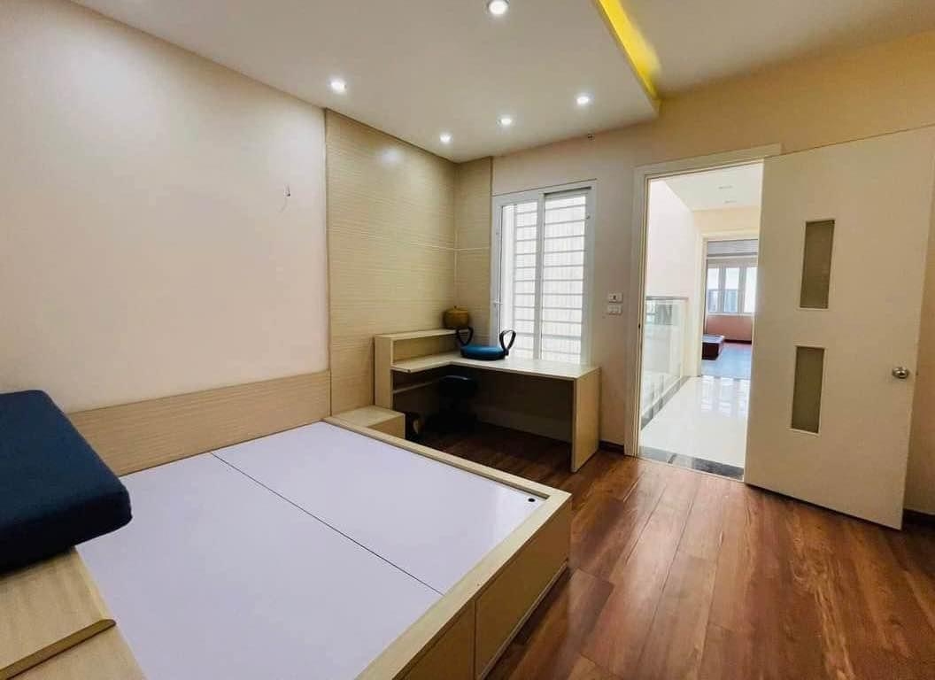 Căn nhà cùng diện tích, khu vực nhưng có sổ đỏ rõ ràng được bán với giá lên đến 7 tỉ đồng. Ảnh: Dương Thùy
