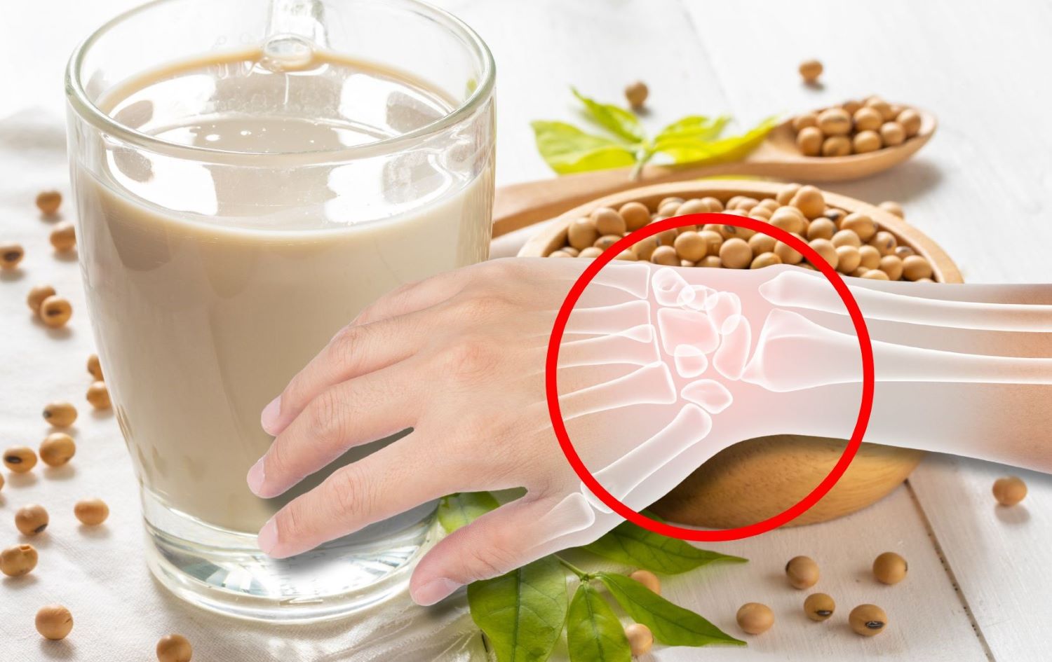 Soy milk is rich in calcium, good for bones. Graphics: Thanh Thanh