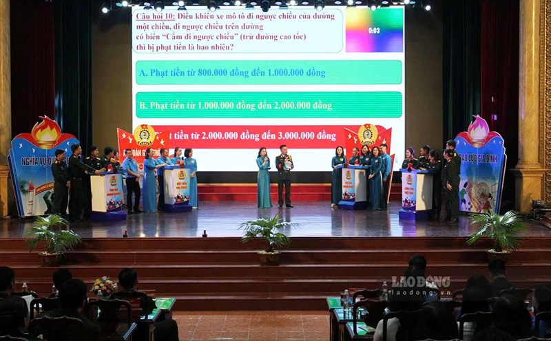 Performances in the Law Research and Dissemination Contest in response to Vietnam Law Day 2024. Photo: Nguyen Tung.