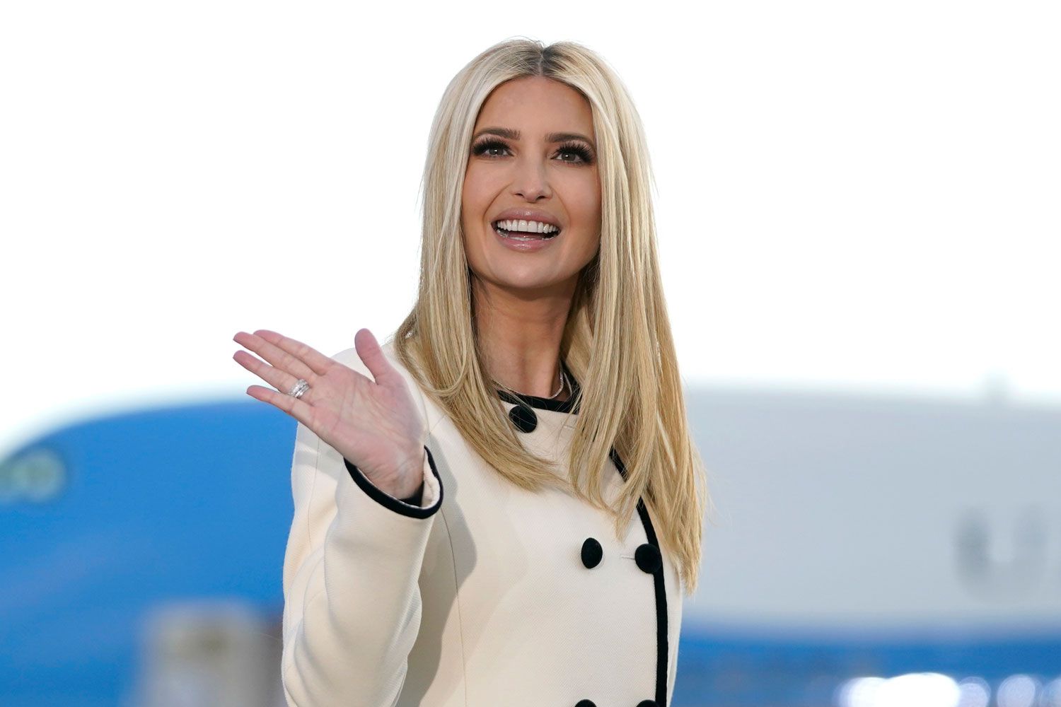 Ivanka Trump van giu duoc su tre trung du da buoc sang U50. Anh: Instagram