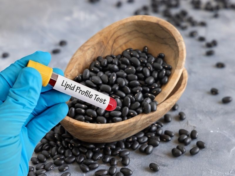 People with high blood lipids can eat black beans for breakfast. Graphics: Ha May