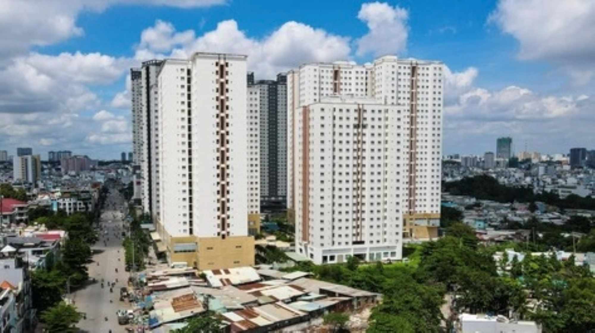 Apartment prices continue to rise sharply, making the dream of owning a home increasingly distant for many people. Photo: Bao Chuong