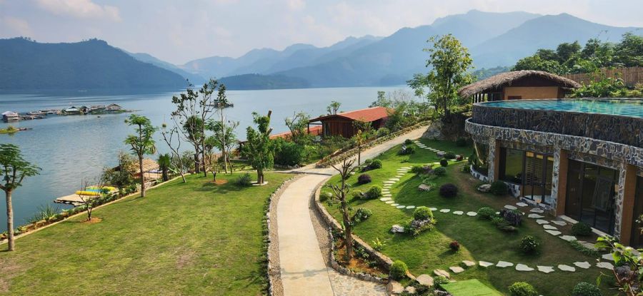A tourist facility on Hoa Binh Lake. Photo: Minh Nguyen