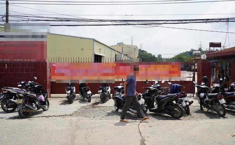A company in Dong Nai owes workers wages and insurance. Illustration photo: HAC