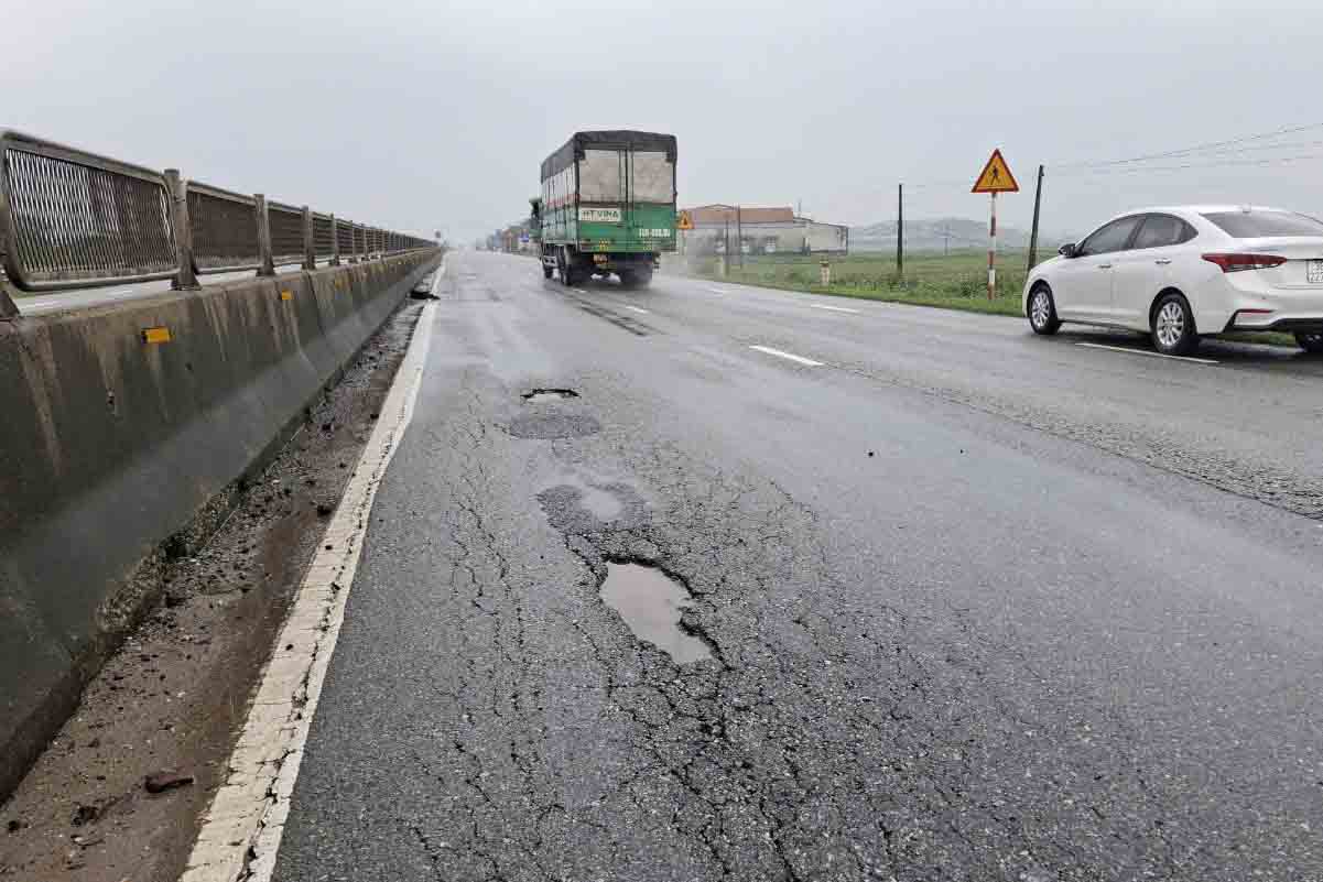 Điểm hư hỏng, xuống cấp ở xã Kỳ Tiến. Ảnh: Trần Tuấn.