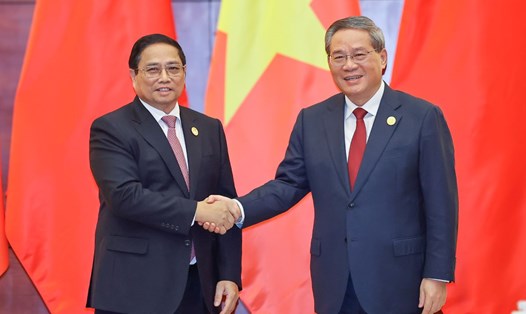 Thủ tướng Chính phủ Phạm Minh Chính và Thủ tướng Trung Quốc Lý Cường. Ảnh: VGP