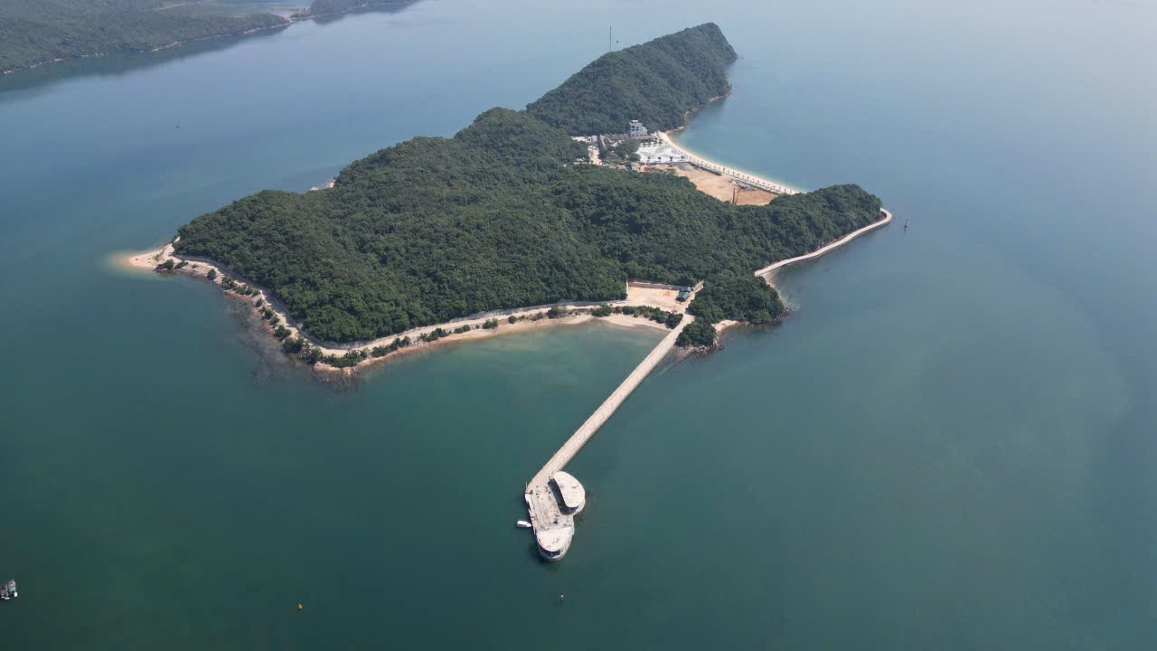 Da Dung Island, Dam Ha District, Quang Ninh Province. Photo: Nguyen Hung