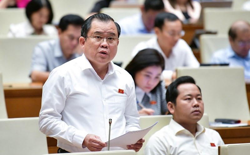 Delegate Nguyen Tam Hung said that it is necessary to add a provision requiring the entire electricity price structure to be made public to the people. Photo: Quochoi.vn