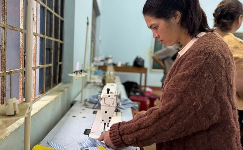 In recent times, workers in Dak Lak province have received professional training. Photo: Bao Trung
