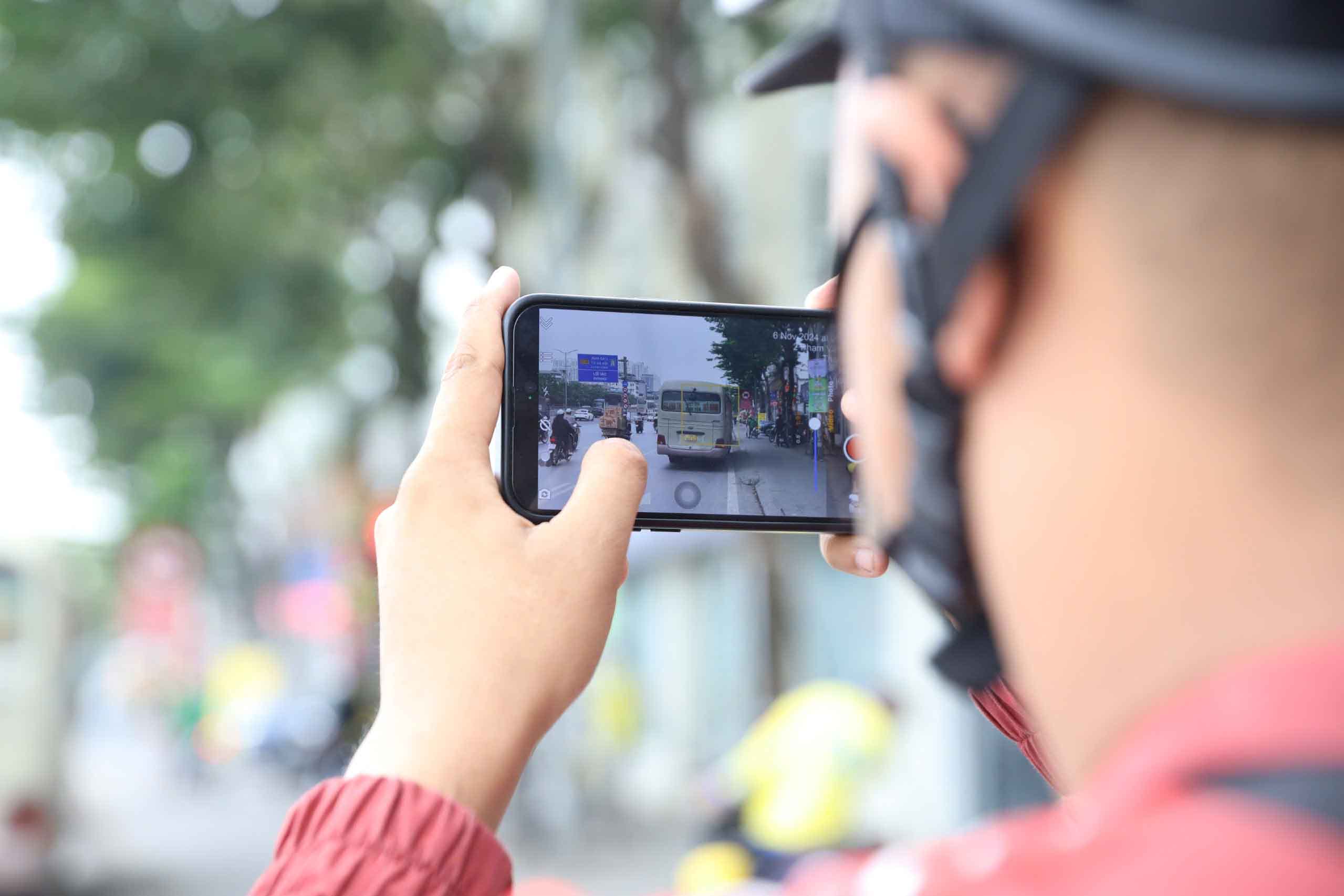 Hanoi Traffic Police handle violation cases from Zalo reports