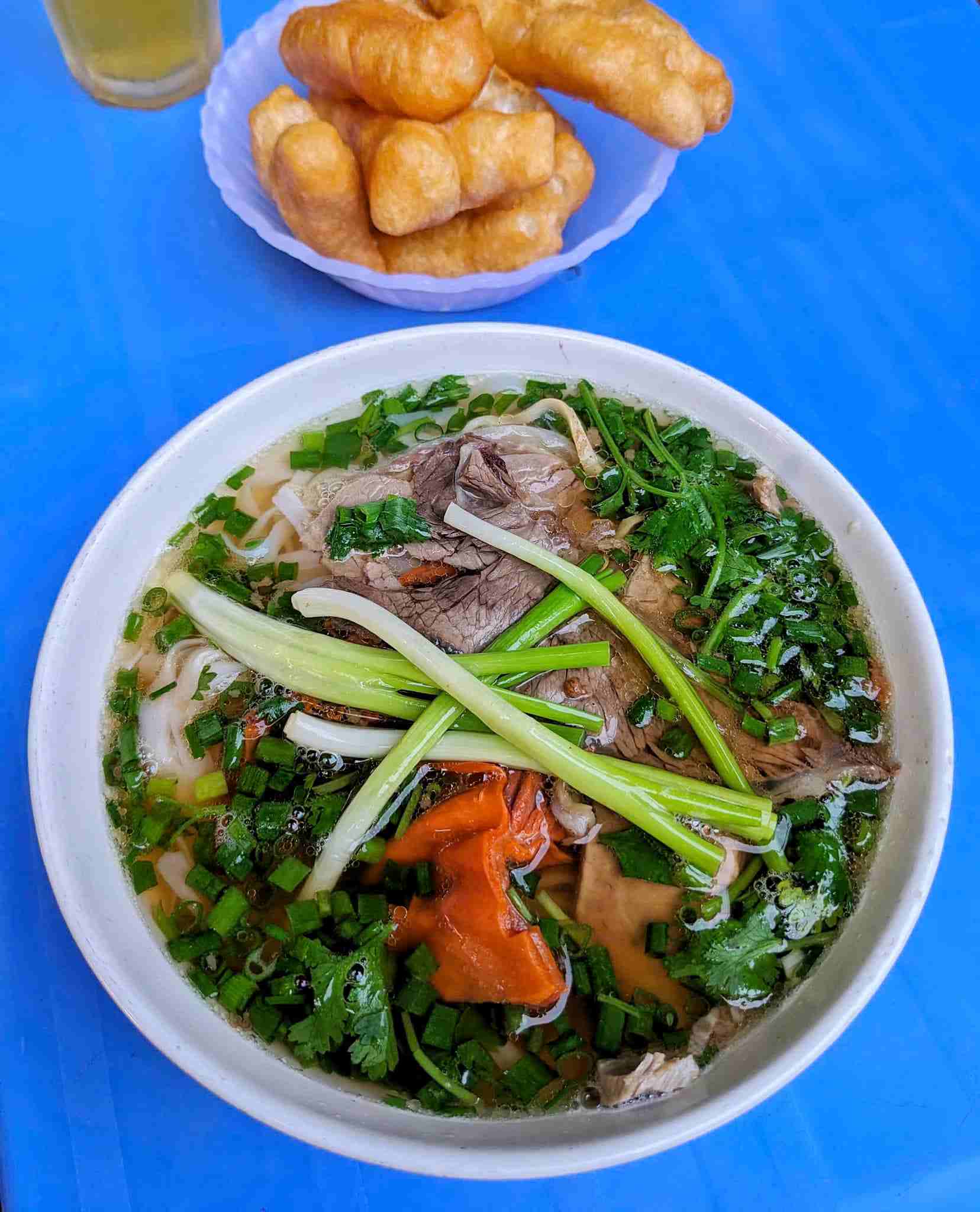 The carrying poles today are not much different from the past. Photo: Khuong Minh