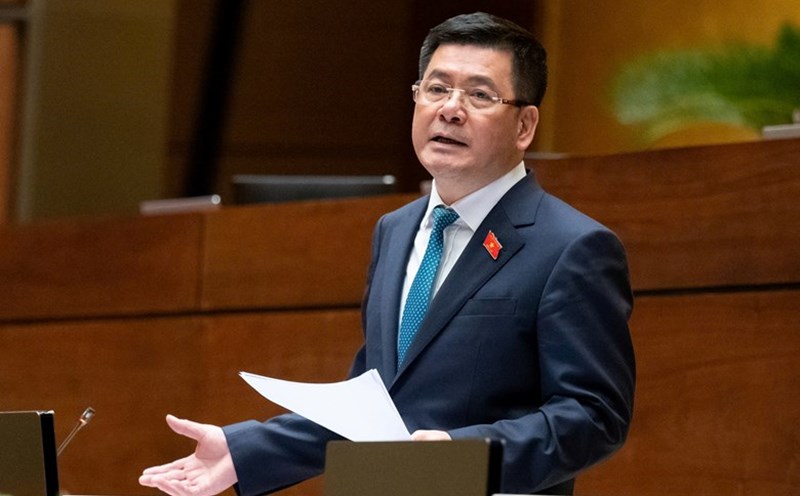 The Minister of Industry and Trade said that in the future, nuclear power and new energy sources are definitely a must. Photo: Quochoi.vn