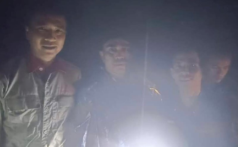 Viettel promptly rescued two pilots whose plane crashed in Binh Dinh. Photo: Provided by Viettel