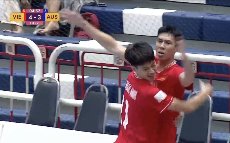 Thinh Phat giup futsal Viet Nam vuon len dan truoc. Anh: Cat tu video