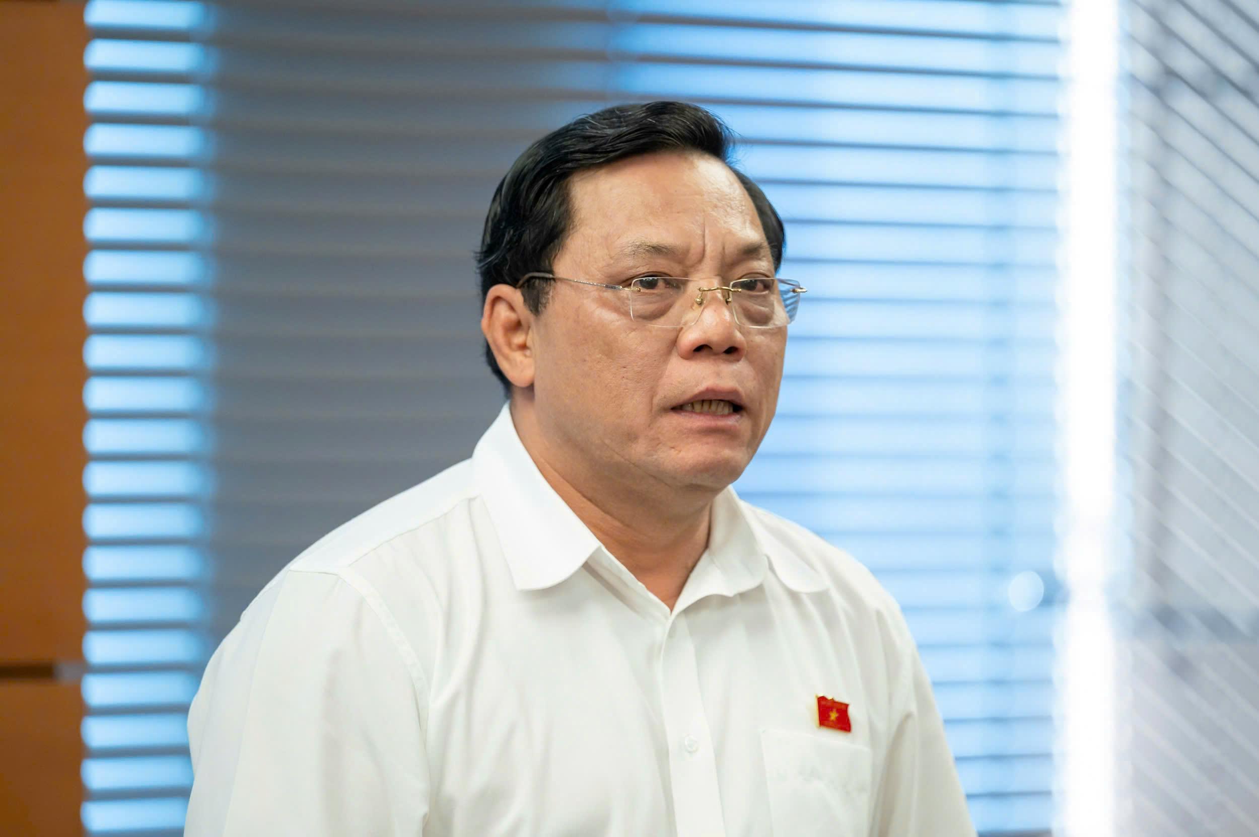 Lieutenant General Nguyen Hai Trung - Director of Hanoi City Police Department talks about the national target program on drug prevention and control. Photo: Pham Dong