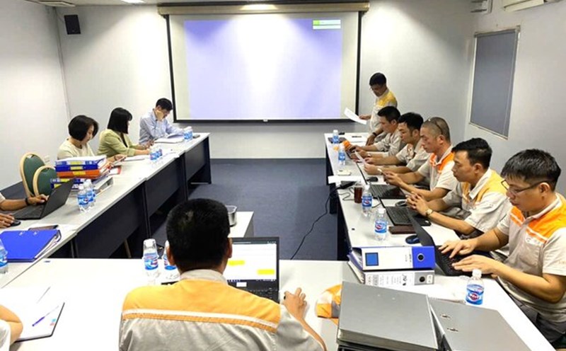 Gia Lam District Labor Federation Gia Lam District Labor Federation inspects the implementation of the Vietnam Trade Union Charter and the management and use of trade union finances of grassroots trade unions. Photo: Grassroots Trade Union