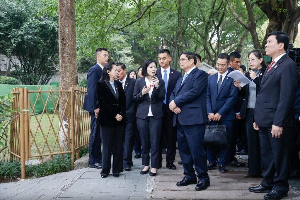 Prime Minister Pham Minh Chinh visits Hongyan Historical Site in Chongqing City, China. Photo: VGP