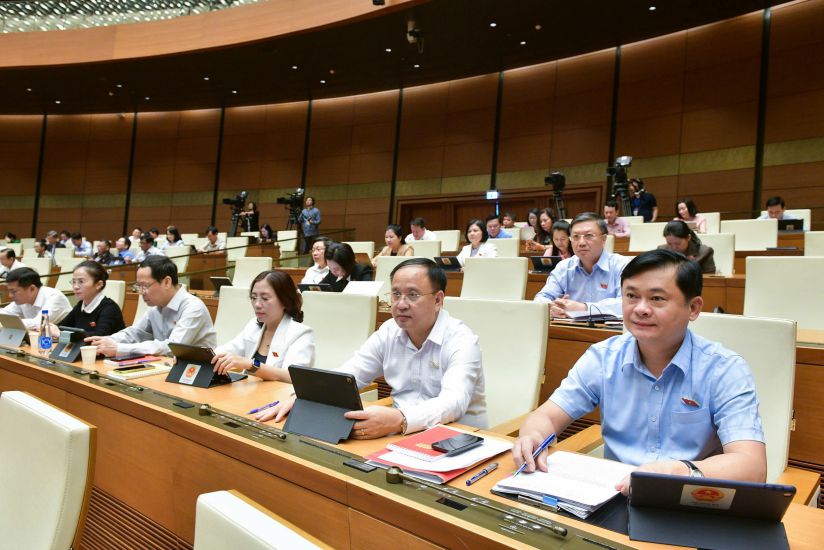The National Assembly listened to the presentation and examination report on the Law amending and supplementing a number of articles of the Law on Advertising. Photo: Pham Dong