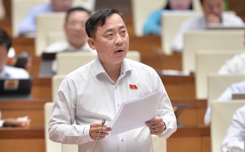 National Assembly delegate Dao Chi Nghia (Can Tho City) speaks at the discussion hall. Photo: Quochoi.vn