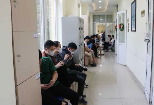 Patients seek infertility treatment at the Center for Assisted Reproduction and Transplant Technology - Hanoi Medical University Hospital. Photo: Thanh Ha